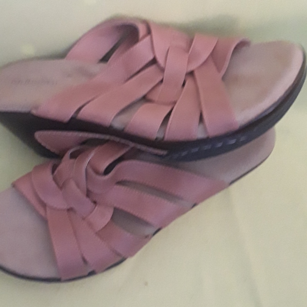 Shoes - Picture 2 of 5
